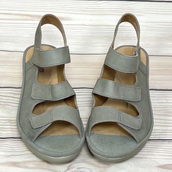 Clarks Reedly Juno Wedge Sandals Womens 8W Sage Nubuck Leather Triple Strap Shoe - Picture 2 of 15